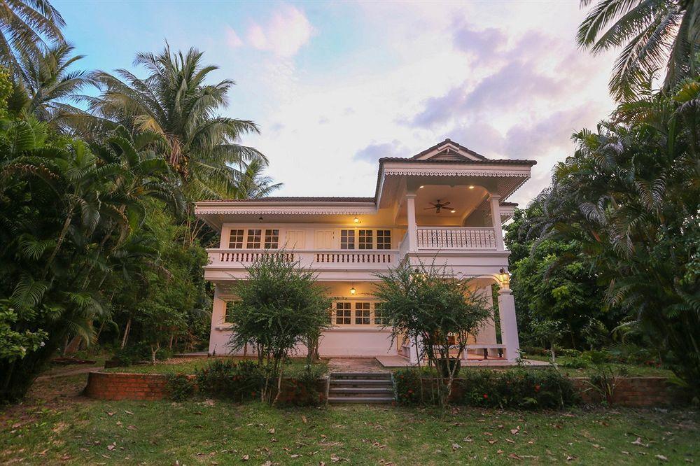 Baan Khun Nang Colonial Residence Mae Nam Exterior photo